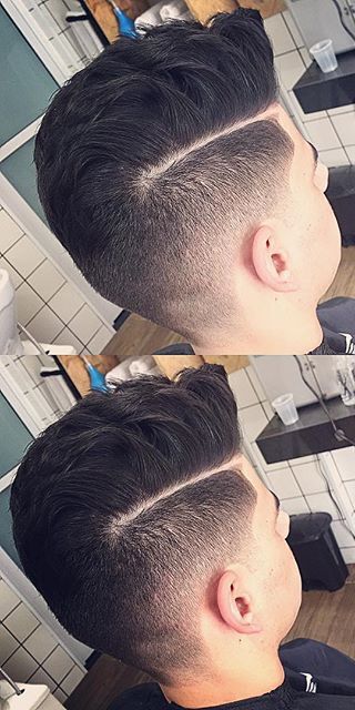 Corte degradê com risco feito na Barbearia Guilherme Lino