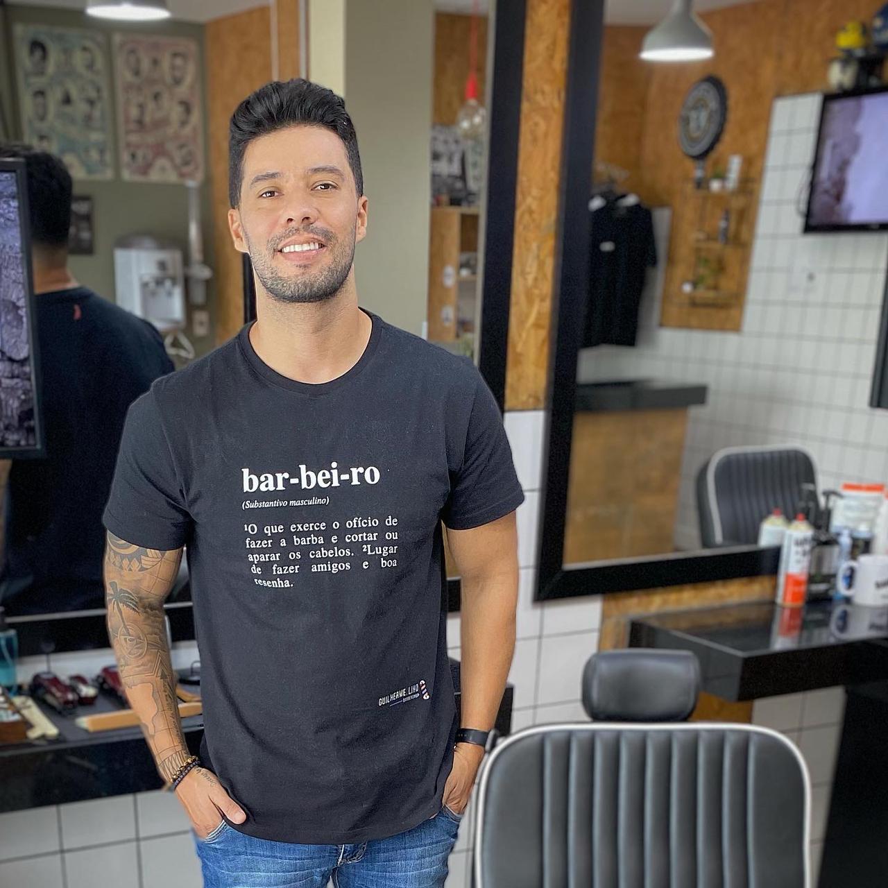 Guilherme Lino no salão